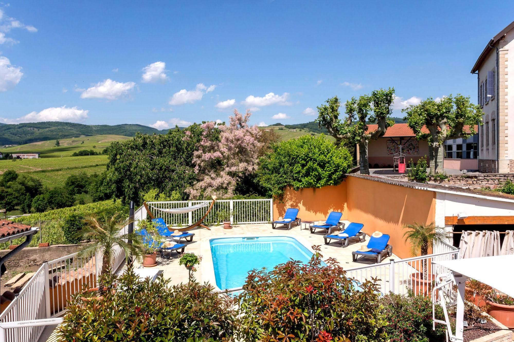 La Rose Hotel